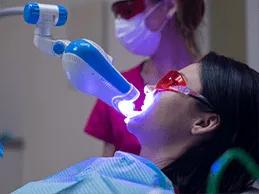 Zoom Teeth Whitening Calgary NW 9 zoom_teeth_machine